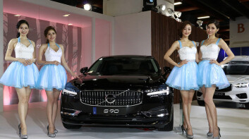 19年式《Volvo S90》239萬元起上市 《V90 Cross Country》	289萬元起同步登場