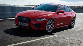 《Jaguar XE》小改款現身亮相 設計科技同步進化