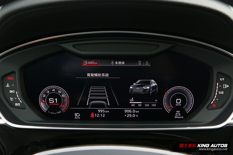 當科技饗宴碰上雙B情結 ─ 新世代《Audi A8 L 55 TFSI quattro Premium》試駕報導