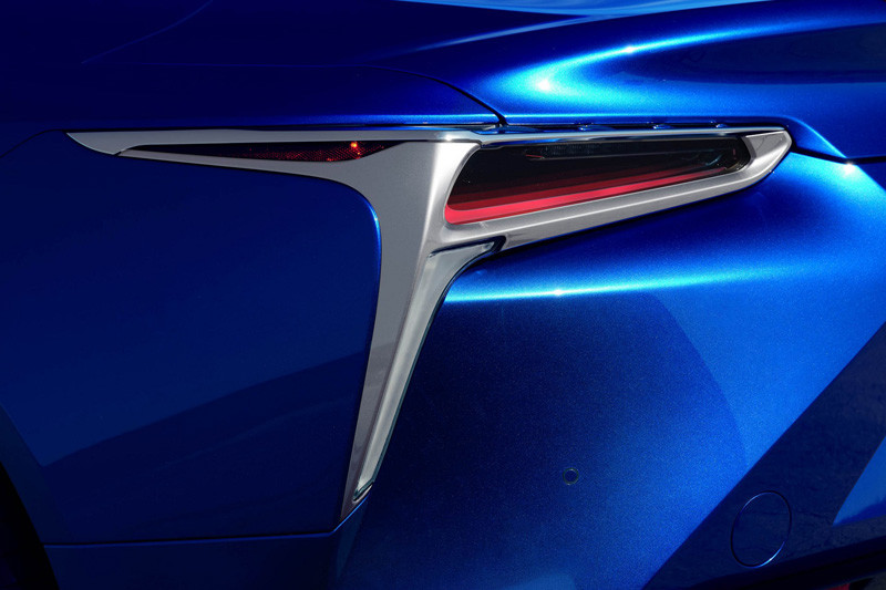 搶先擁有《Lexus LC 500 Convertible》獨一無二特仕新作預告拍賣做公益