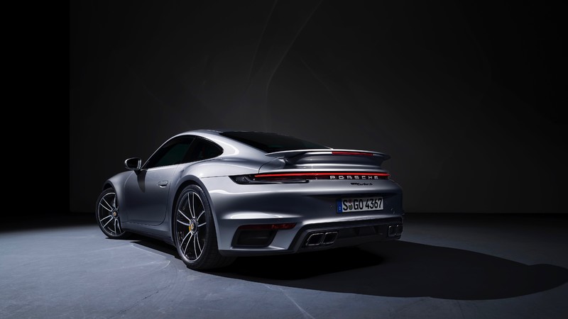 新世代《Porsche 911 Turbo S》直上650匹馬力 國內開價1,156萬起