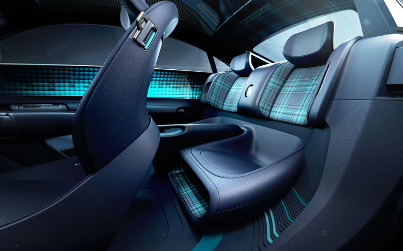 強化人車連結《Hyundai Prophecy Concept》概念新作預言品牌設計新頁