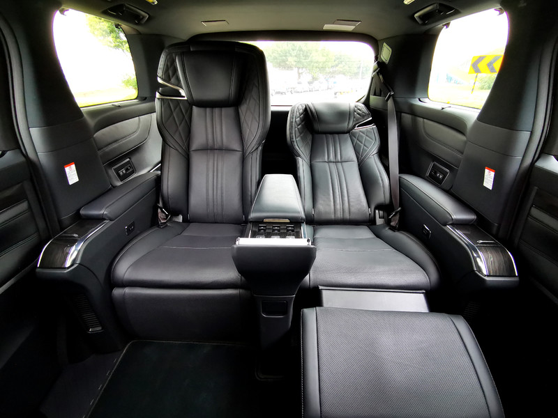 5米長、500萬元打造2個座位，到底有多厲害？42張超圖解Lexus LM宇宙無敵奢豪雙座位。