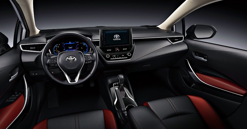 Toyota Corolla Altis GR Sport 2.0的車內布局預計延續現行款的布局(如圖)，不會有翻天覆地的變動。