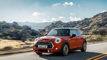 《MINI生日快樂》！八月入主享一年全險、萬元保養、MINI原廠登機箱