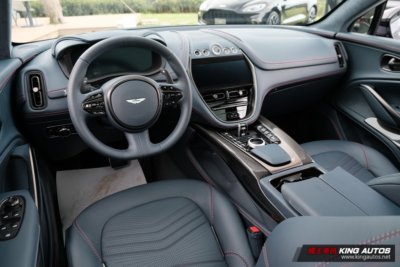 《Aston Martin DBX》正式抵台亮相  近距離捕捉英倫奢華跑旅之美
