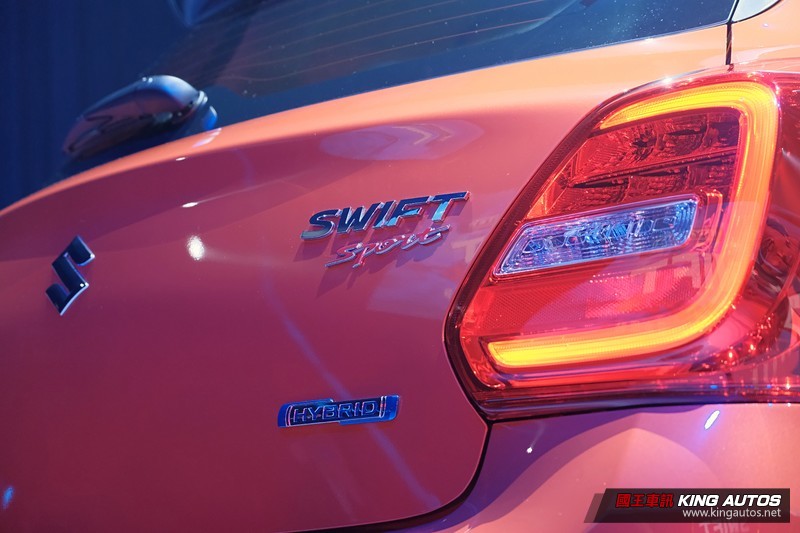 難道是聖誕禮物！小改款《Suzuki Swift / Swift Sport》輕油電上身還出手排 售價降到70萬/80萬