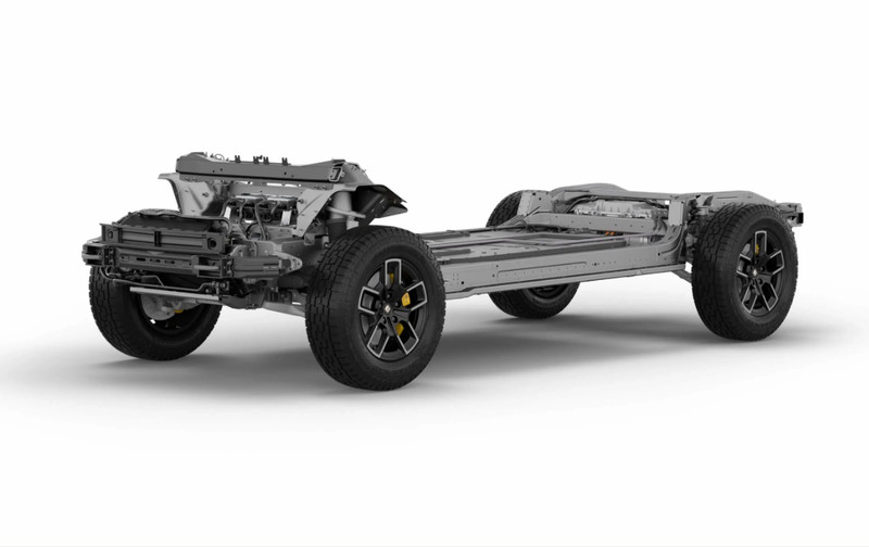 特斯拉殺手《Rivian R1S》對決《Tesla Model Y、Model X》底盤高度達205mm~366mm可重度越野！
