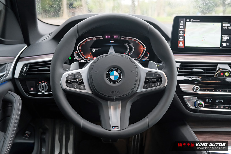 國王駕道︱主管級豪華座駕之選《BMW 520i M Sport》或《M-Benz E 200 Luxury》配備篇