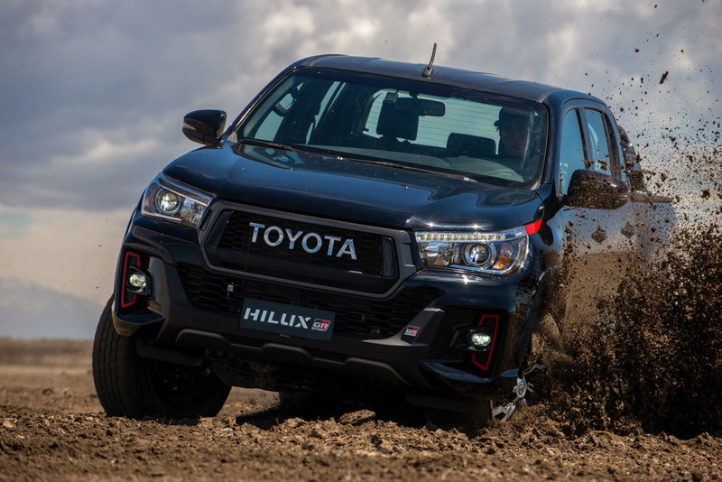《Toyota GR Hilux》預計明年發表｜3.3升V6渦輪引擎 標配全地形越野胎？