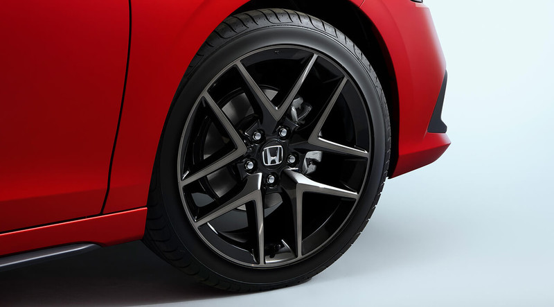日規五門《Honda Civic》首度亮相！先推1.5渦輪車型、油電及Type R車型明年登場