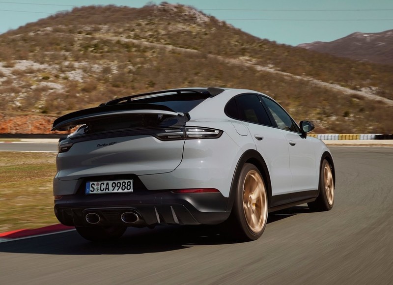 紐伯林最速SUV身份揭曉！《Porsche Cayenne Turbo GT》3.3秒破百極速300km/h、國內報價逼近千萬元
