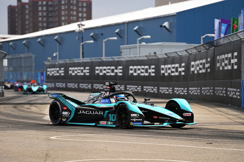 Formula E《電動方程式》Jaguar Racing賽車手Sam Bird紐約站三度奪冠