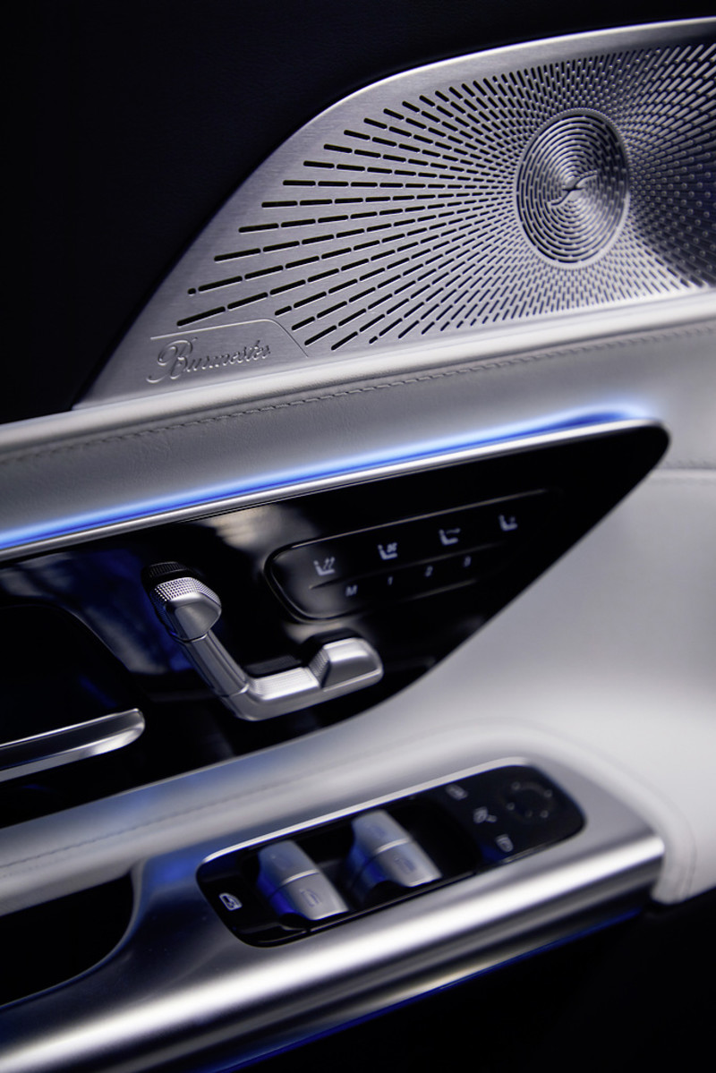 大改款《Mercedes-AMG SL》變身4座敞篷車 中控螢幕角度可調最貼心