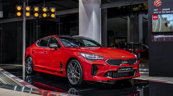 小改款《Kia Stinger》續搭2.0T及3.3T渦輪動力  148.9萬起全面標配Level 2智慧駕駛輔助 
