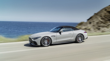 大改款《Mercedes-AMG SL》化身4座軟頂敞篷車 V8渦輪引擎才對味