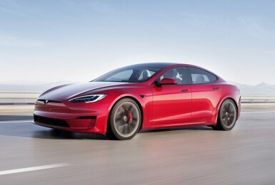 《Tesla Model S Plaid》加入賽道模式後有多猛？極速達278km/h不是問題 實測給你看