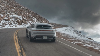 電動車金氏世界記錄《Porsche Taycan Cross Turismo》海拔4843m爬昇挑戰