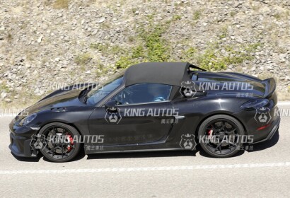 720萬元起接單中｜《Porsche 718 Cayman GT4 RS》預計本月底台灣上市 海外明年初推出敞篷版性能車《718 Boxster Spyder RS》