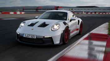 全新世代《Porsche 911 GT3 RS》霸氣登場      千萬身價換賽車空力跟9千轉NA一拜