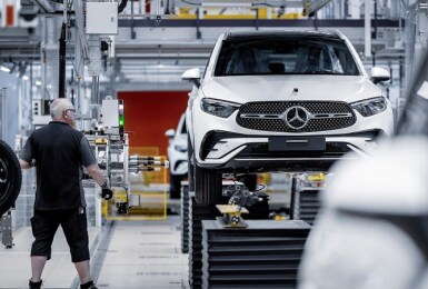 全台獨家｜大改款《Mercedes-Benz GLC》雙車型接單破千張 排定今年11月生產 趕不上年底交車