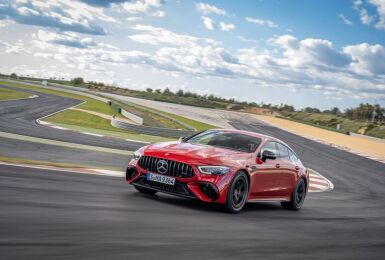 Mercedes-AMG 電動新紀元｜F1黑科技加持《GT 63 S E Performance》首款油電性能跑車上市！