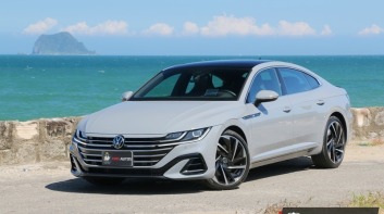 《Volkswagen Arteon Fastback 430 TSI R-Line Performance》試駕報導｜豈止豪華 再來點激情吧！