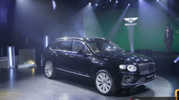 1,380萬元起｜《Bentley Bentayga EWB》 軸距逾3米1 耗資9億歐元 專為後排乘客打造