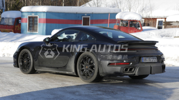 謠傳14年 終於要來了|小改款《Porsche 911 Turbo》為了塞油電系統 車尾變化大