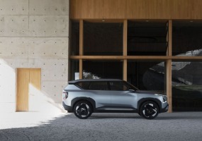 The Kia Concept EV5純電SUV概念車，純淨登場！Kia以新能源邁向永續移動未來，再寫全新篇章