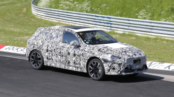 小改款《BMW M135i》預計年底海外發表|車尾多兩根排氣管 車內排檔桿變超小