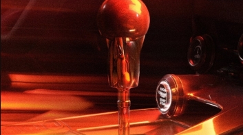 《Aston Martin》將推出新款手排超跑｜700匹馬力配上機械操縱快感