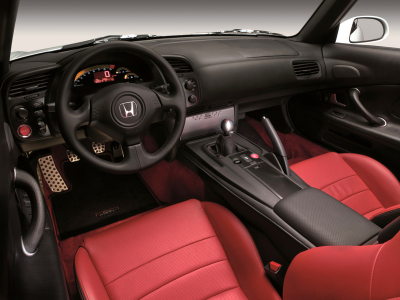 Honda S2000充滿樂趣的6速手排變速箱。官方圖片