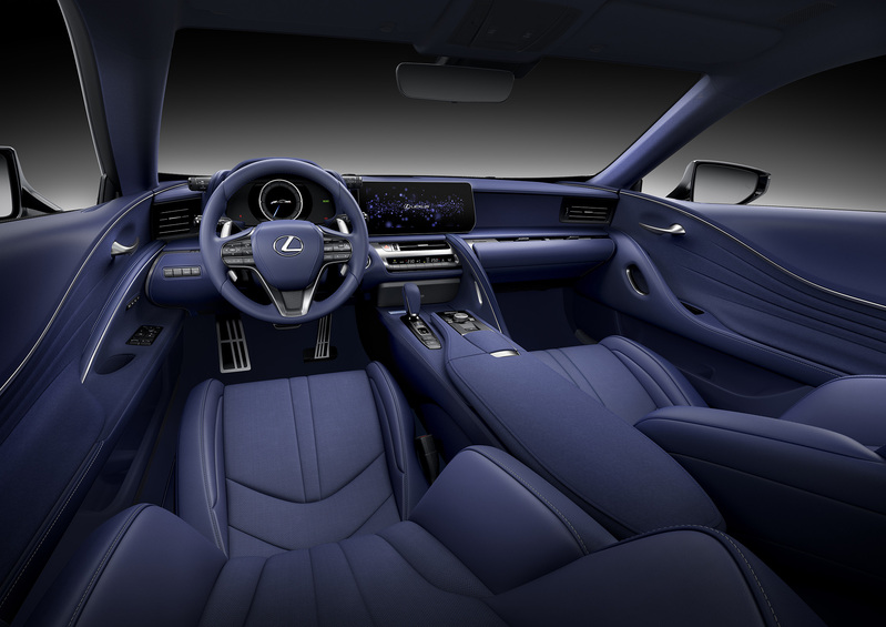特別採用Deep Blue顏色（圖片來源：Lexus）