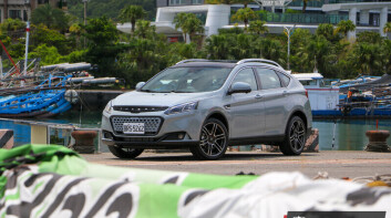 馬力快《Yaris Cross》的兩倍！《Luxgen U6 NEO》環景勁化版 本月下殺79.8萬元 