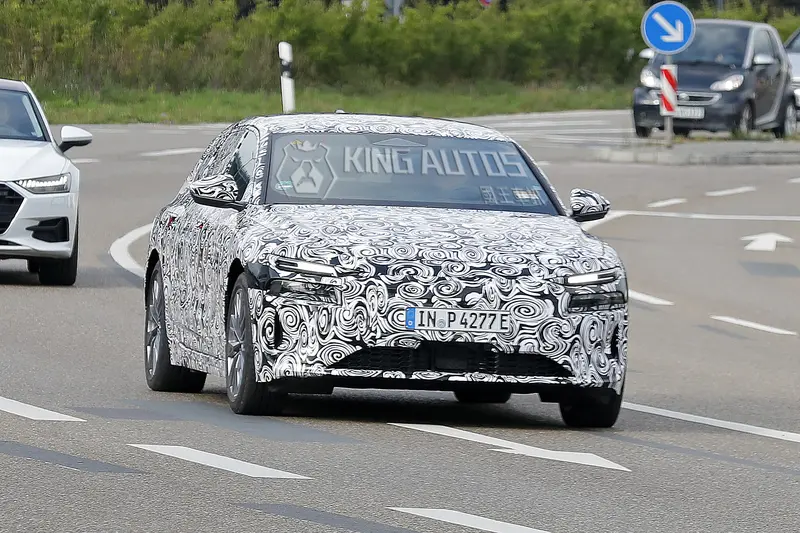 Audi A6 Avant e-tron採用分離式頭燈
