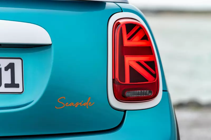 專屬Seaside文字設計標誌於車尾，增添率性迷人標誌。