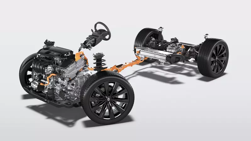 Toyota Crown Sport目前只提供單一2.5升油電動力的四驅車款。官方圖片