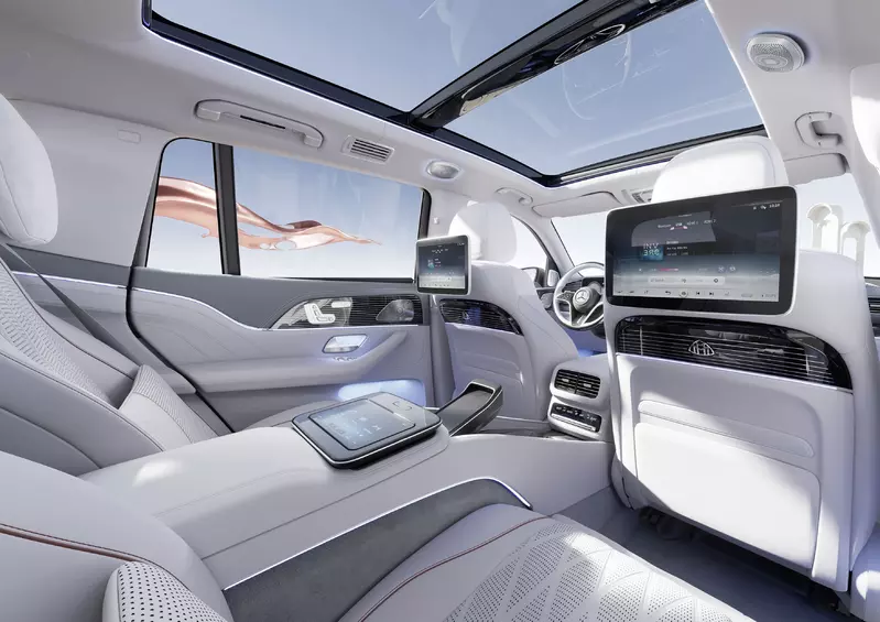 車艙內兩具 11.6 吋觸控螢幕，提供後座乘客完整視聽娛樂體驗。官方圖片