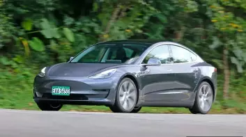 「Autopilot」自駕系統成殺人機器？《Tesla》意外頻傳遭索賠130億台幣