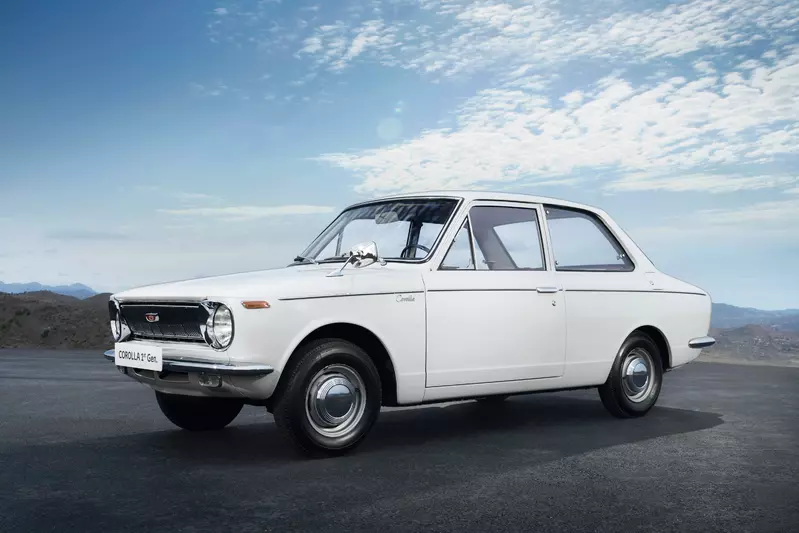 Corolla於1966年推出初代車款(原廠代號E10)