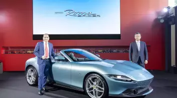 《Ferrari Roma Spider》品牌睽違54年的中置軟頂敞篷跑車 在台建議售價1,353萬元起