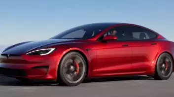 美國公路局要求Tesla召回200萬輛電動車｜因駕駛濫用這功能