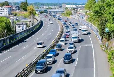 日本為什麼要靠左行駛？方向盤左邊右邊都可以？