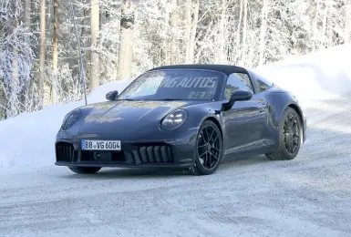 小改款《Porsche 911 Targa》車尾透露玄機 有望搭載自然進氣引擎