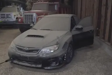 來看看這台Subaru Impreza WRX的療癒洗車過程