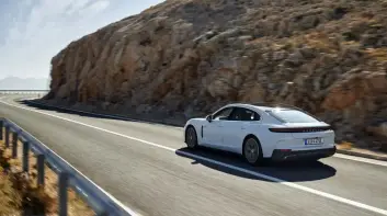 Porsche Panamera新增油電雙車型|最大綜效馬力544匹