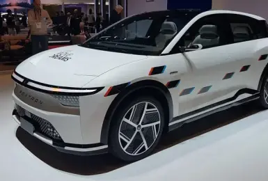 鴻海富士康《Foxtron Model B原型車》歐洲初登場 Luxgen有望成為第一個客戶 預計2024年底量產