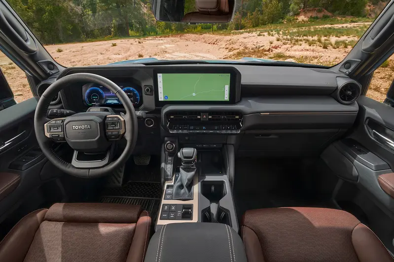美規Toyota Land Cruiser 250，搭載12.3吋中控螢幕。