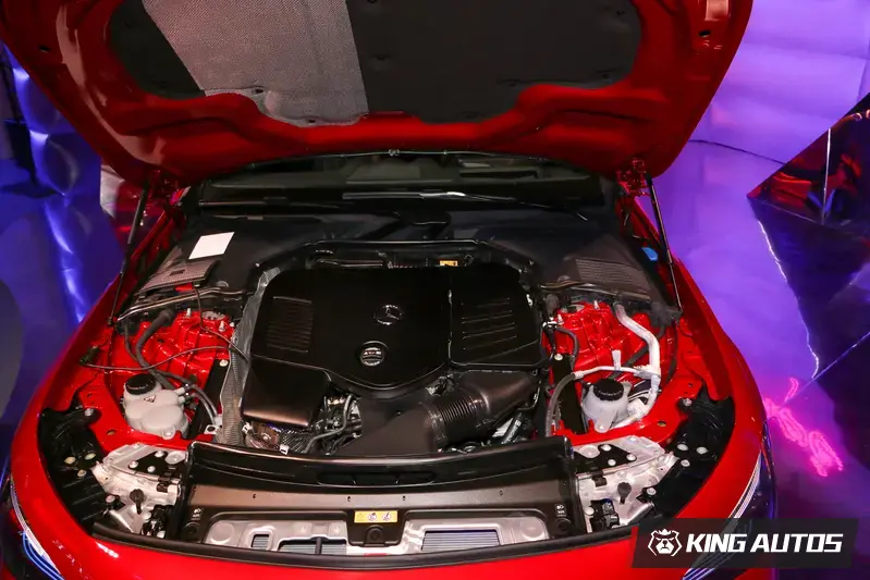 Mercedes-Benz CLE Coupe全車系搭載直列四缸 缸內直噴+Turbo (48V 高效輕油電系統)、排氣量1999 c.c.。